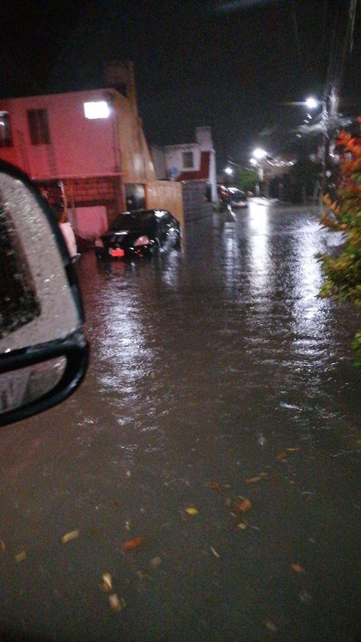 Lluvias inundan viviendas de colonias de Jojutla