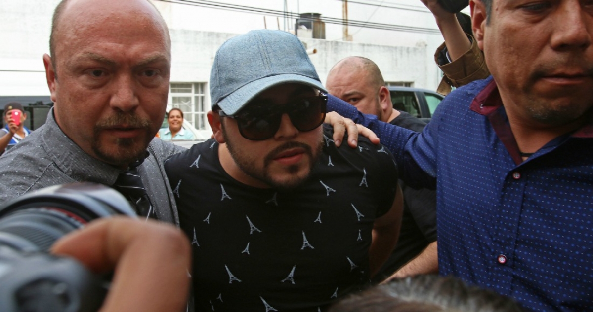 El cantante Gerardo Ortiz, detenido por apología de delito, es liberado tras pagar 50 mil pesos de fianza