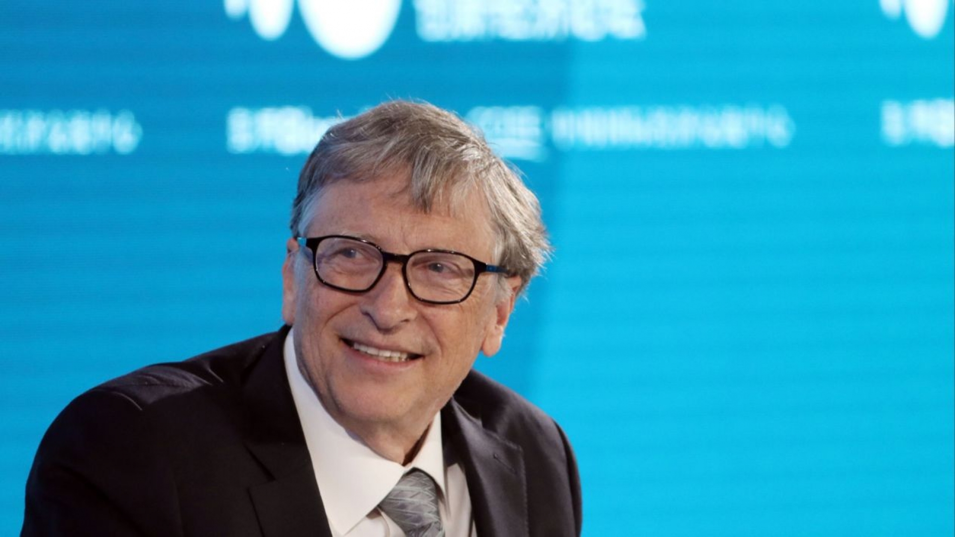 Bill Gates renuncia a junta directiva de Microsoft