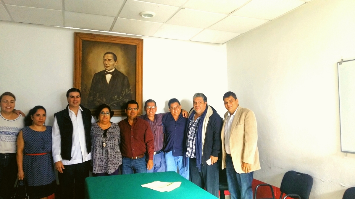 El diputado Javier Estrada donó 100 becas para estudiantes de Temixco