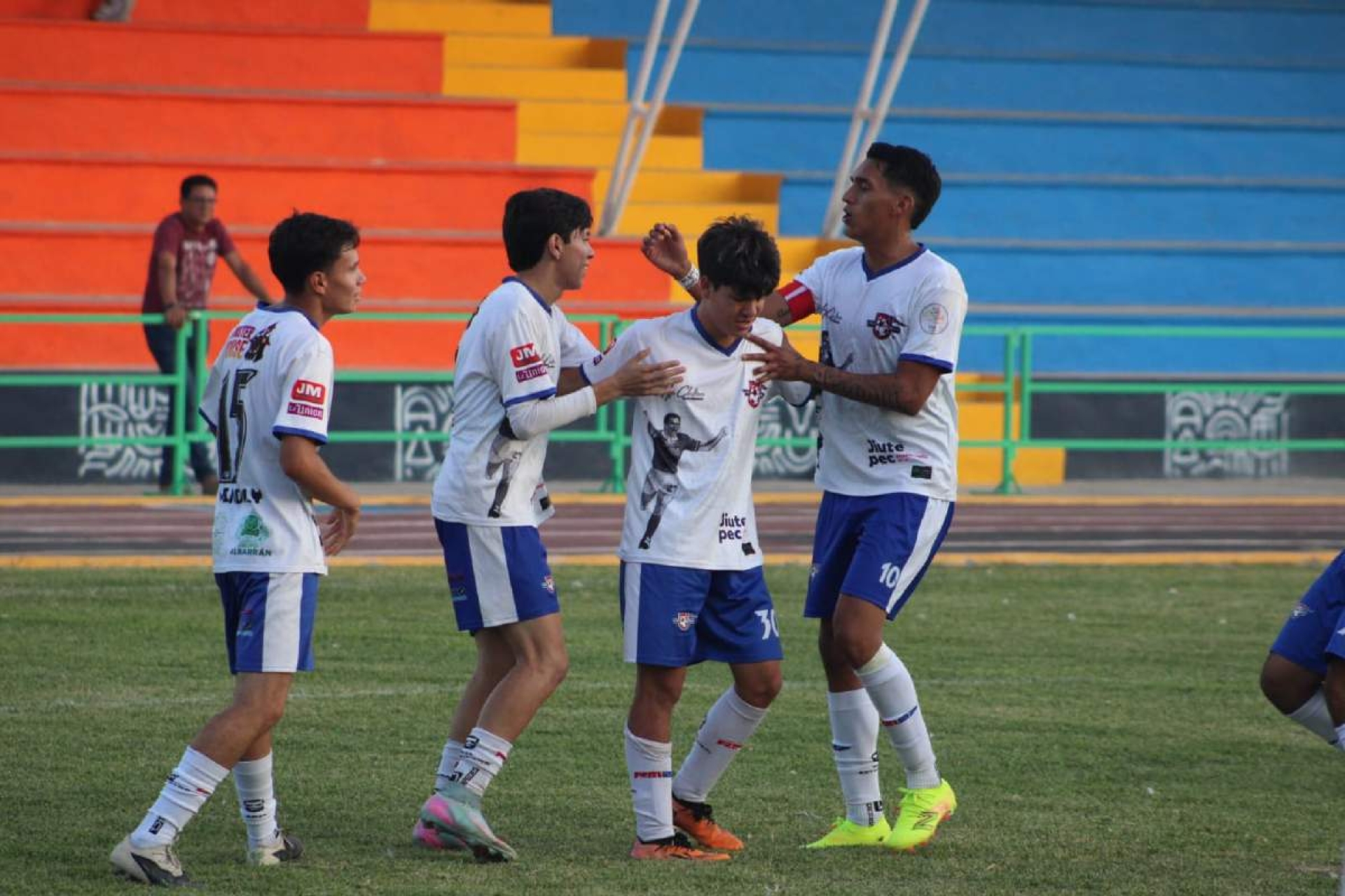 Se llevan 'derbi morelense'