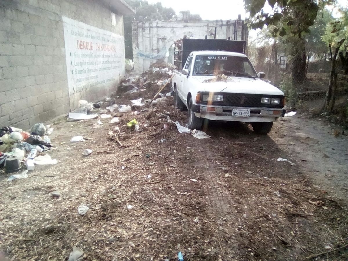 Limpia Ayuntamiento cementerio de Xoxocotla ante celebración de Día de Muertos