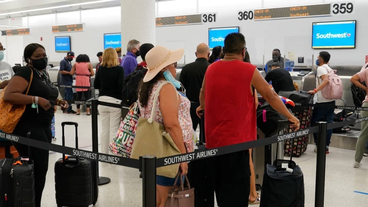 Estados Unidos pedirá certificado COVID a todos los viajeros en 2022