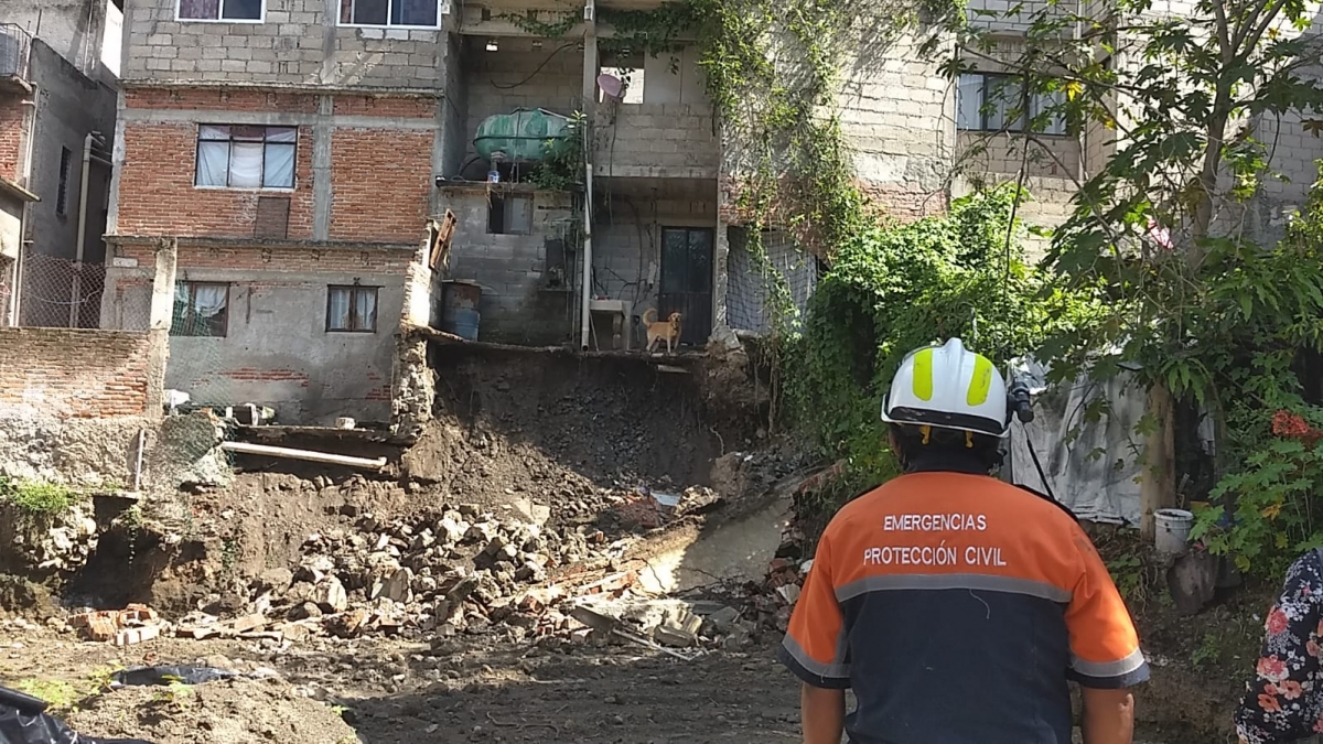 Atiende PC Cuernavaca derrumbe en la Mina 5 de colonia Ampliación Chipitlán