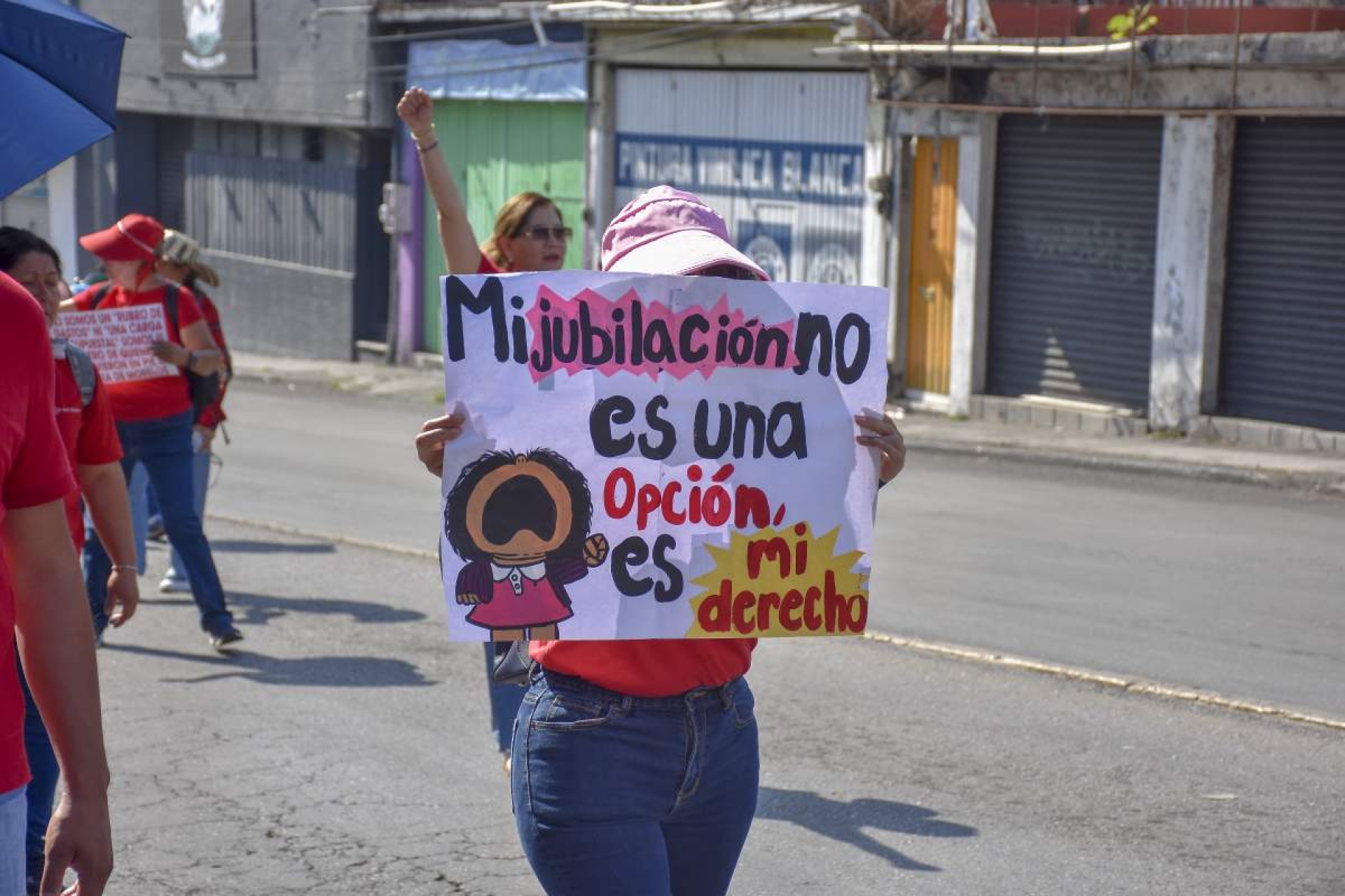 Exigen trabajadores proteger sistema de pensiones