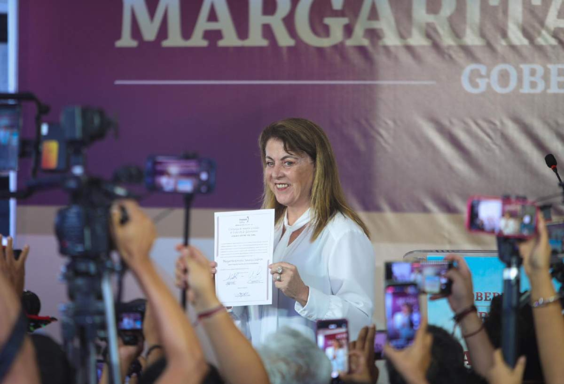 Agradece Margarita González Saravia confianza de morelenses
