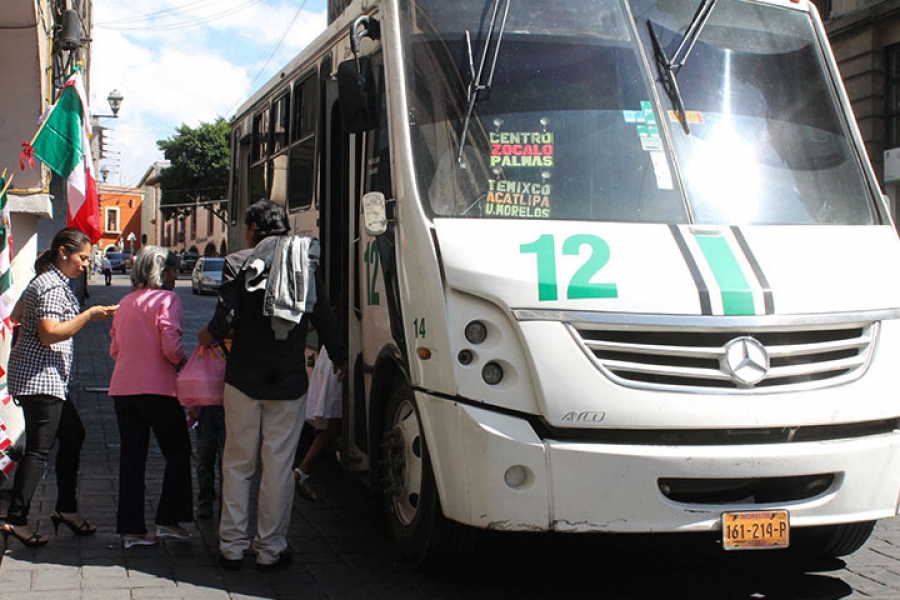 Dicen transportistas que ancianos agreden a choferes