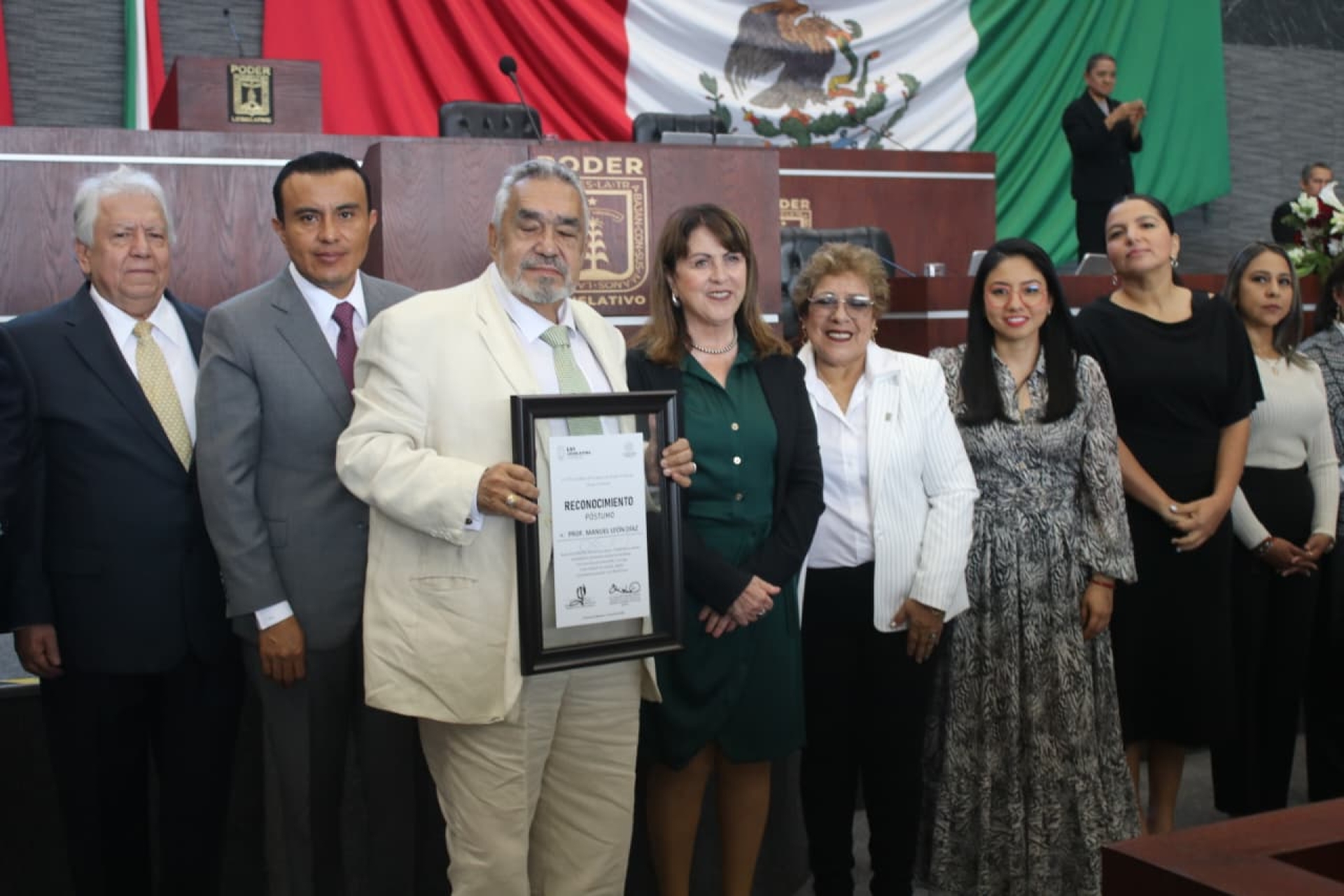 Rinde Congreso homenaje póstumo a Manuel León Díaz, autor de la marcha 'Morelenses'