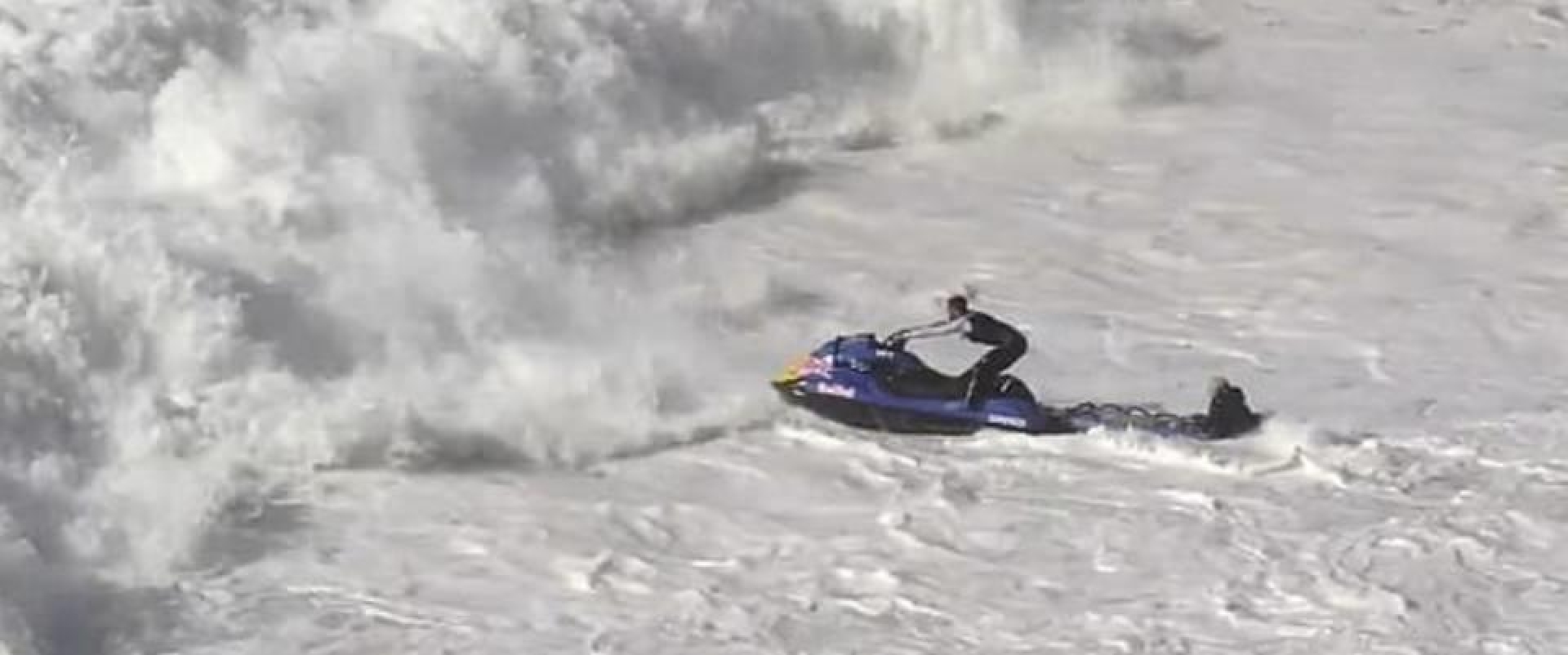 VIDEO: Por poquito y no lo cuenta...