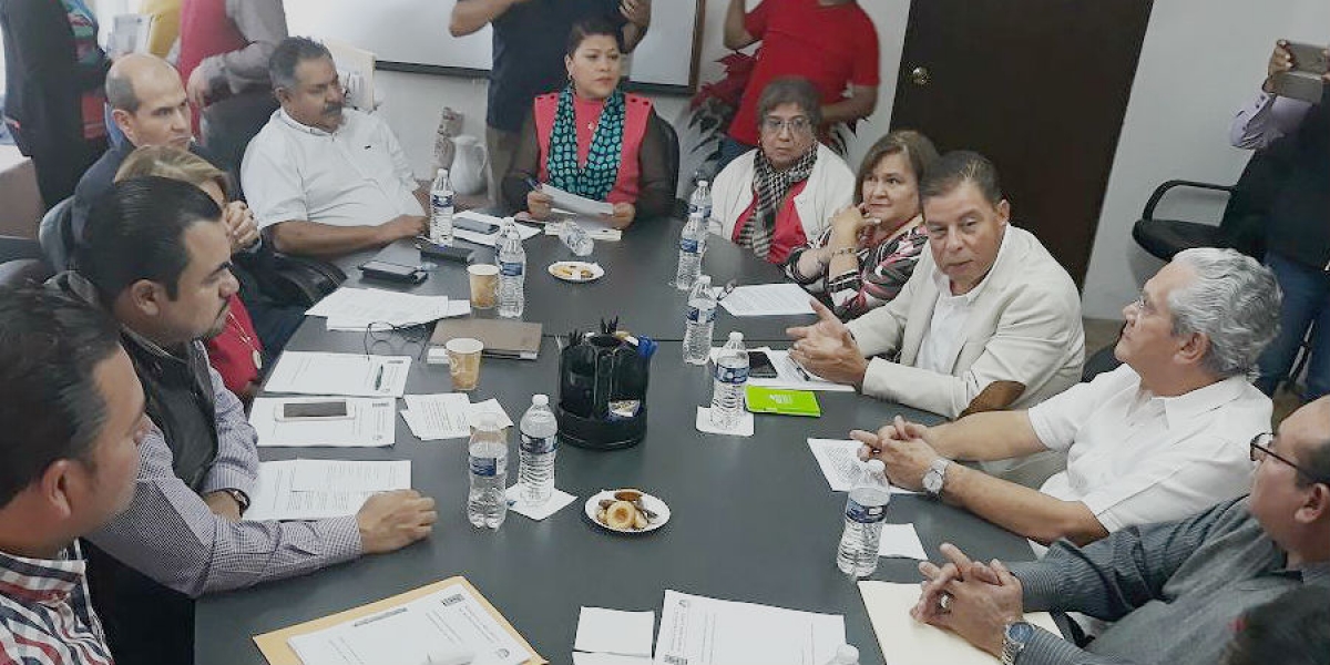 Firman convenio de colaboración para impulsar una nueva Ley de Profesiones