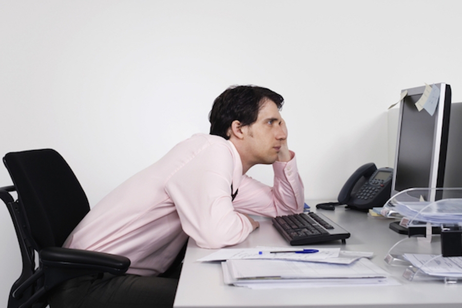 El daño a la salud por trabajar sentado es un mito