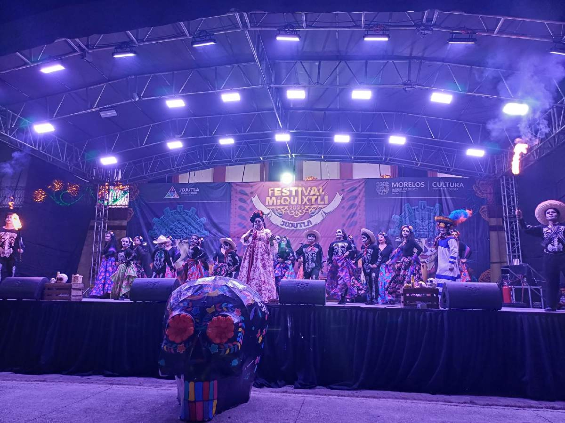 Disfrutan cientos de familias eventos de Día de Muertos en Jojutla