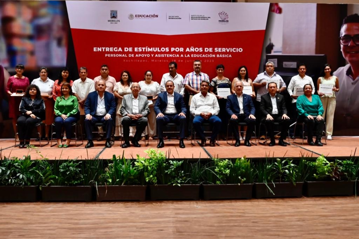 Destaca Cuauhtémoc Blanco la vocación, lealtad y solidaridad del personal de apoyo y asistencia hacia la educación en Morelos