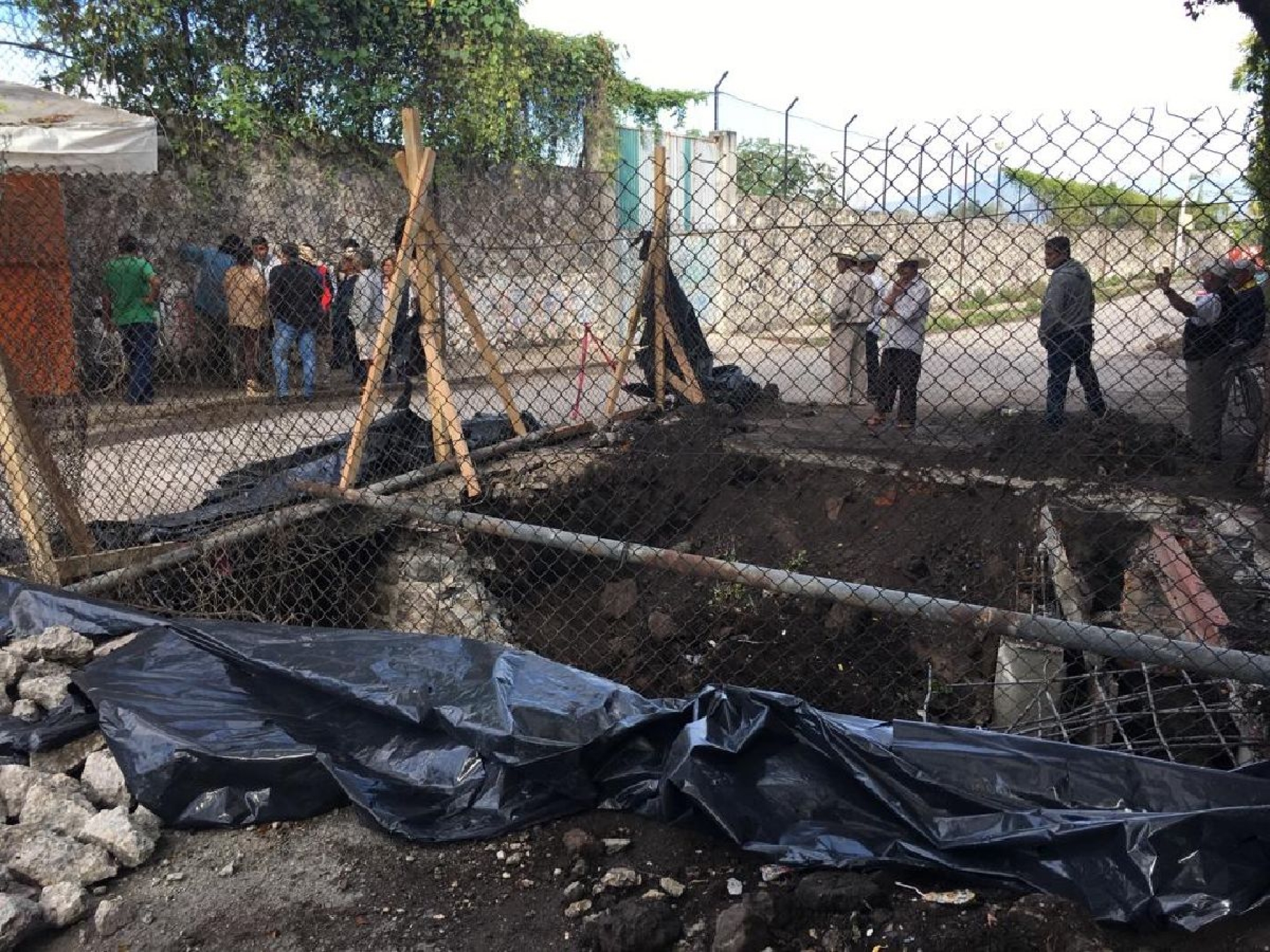 Frenan ejidatarios construcción de acueducto que los despoja de agua