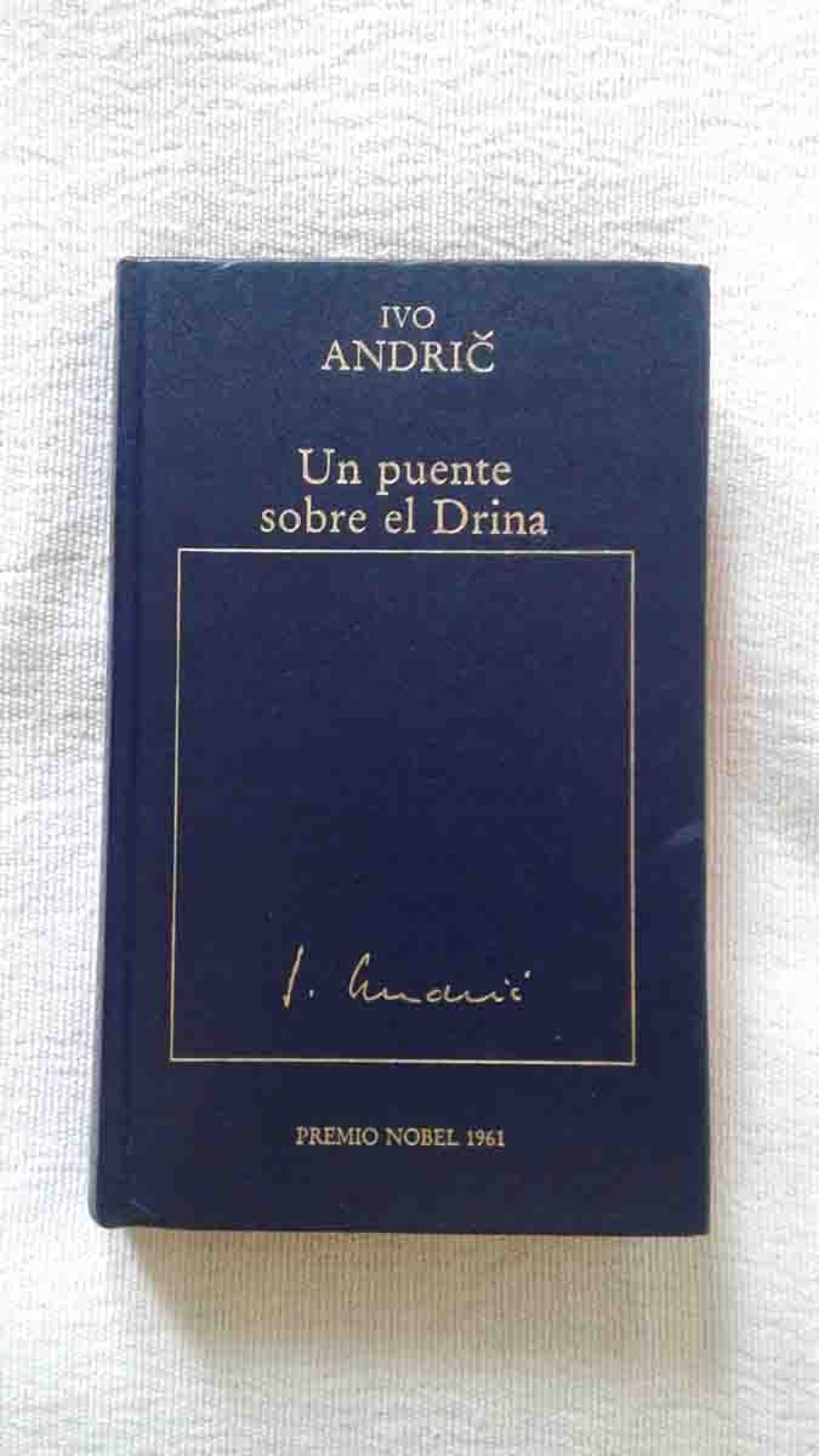Un puente sobre el Drina