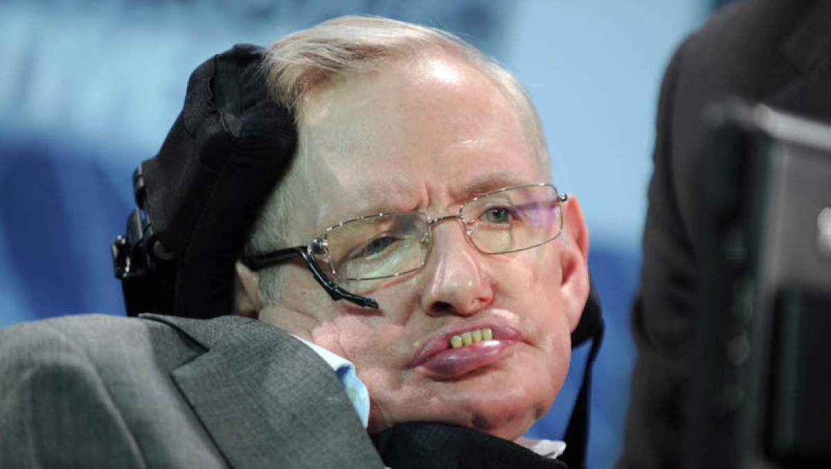 Stephen Hawking dice que no viviremos otros 1.000 años en este planeta