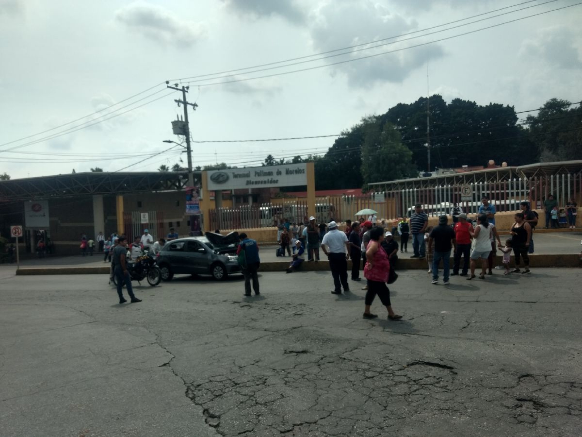 Atropelló a tres manifestantes en El Vergel