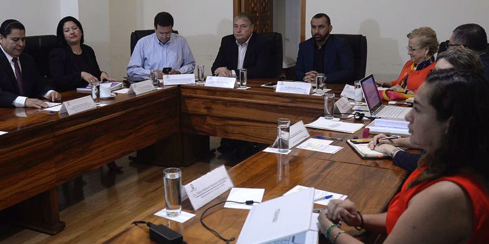 Comisiones para la transición se reúnen