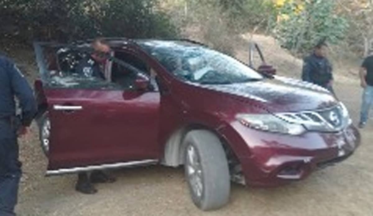 Abandonan una camioneta en Amacuzac