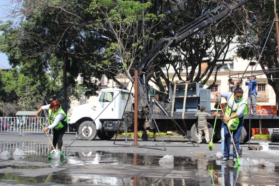 Comerciantes temen pérdidas por el cierre de dos calles en el primer cuadro