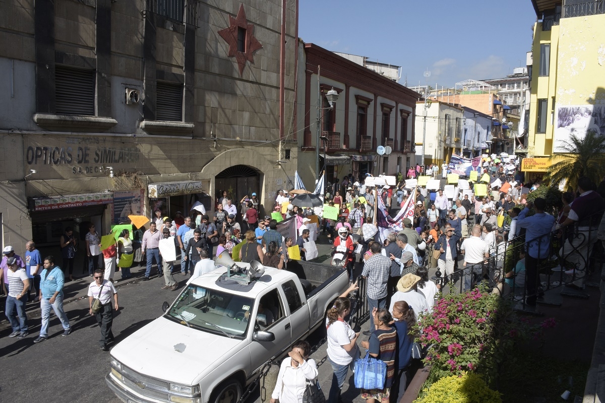 Marchan ciudadanos a favor de Cuauhtémoc Blanco