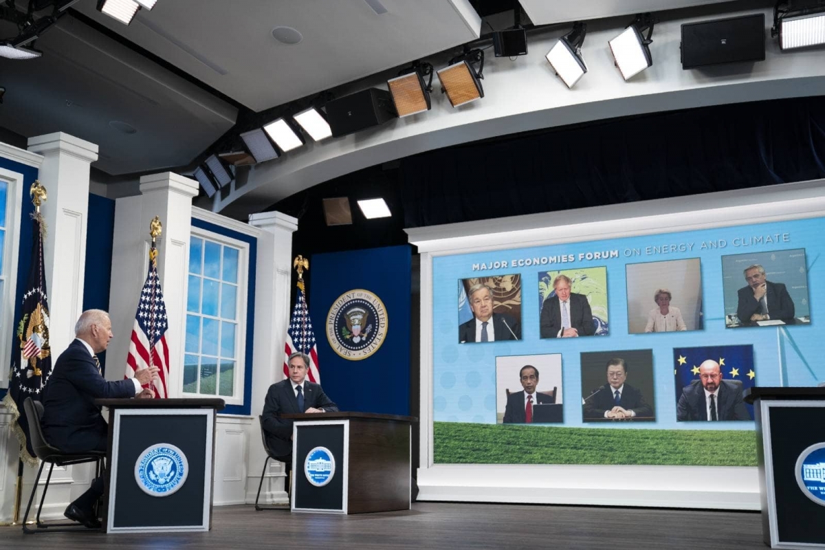 Joe Biden urge a la comunidad internacional a reducir emisiones contaminantes