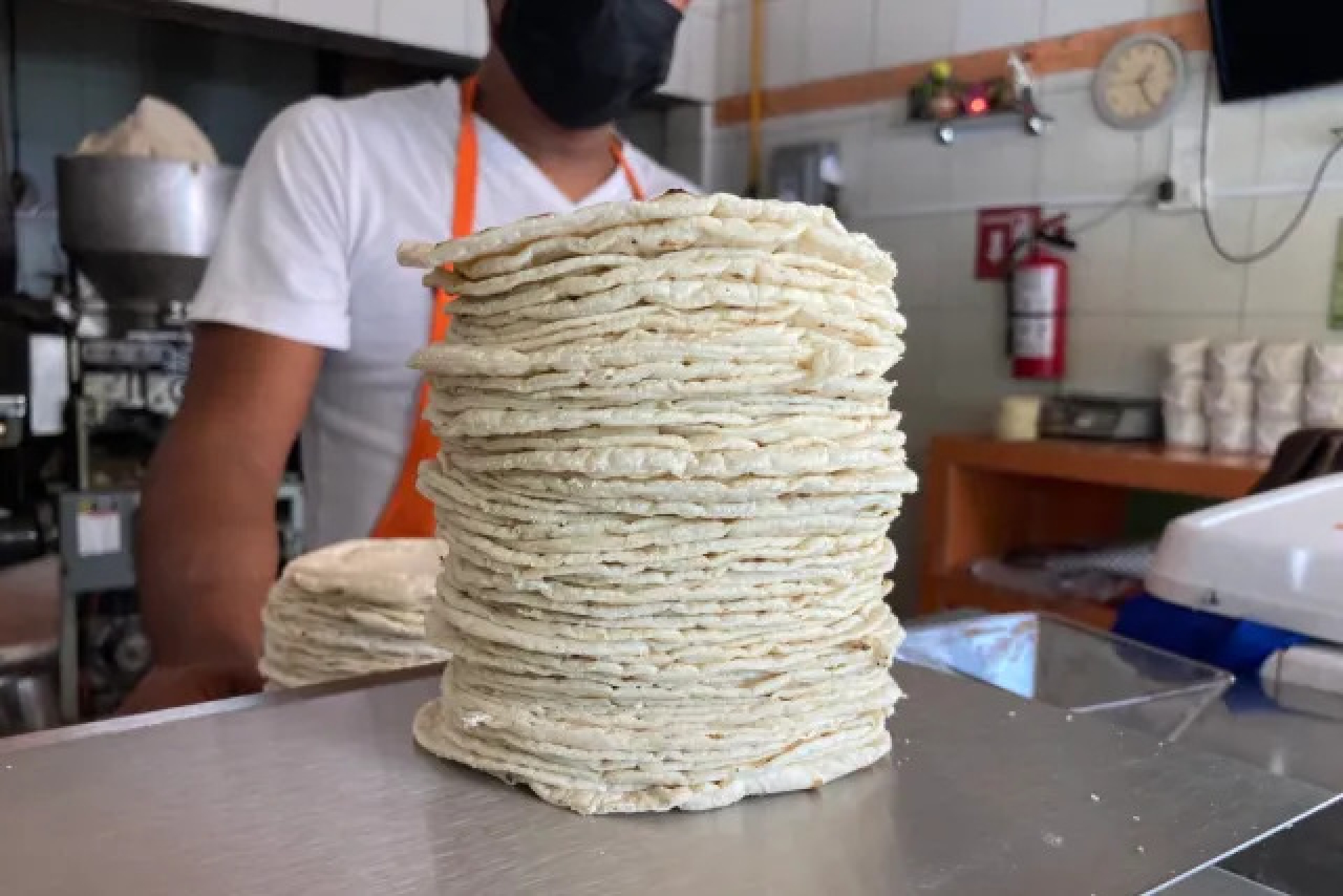 Precio de la tortilla podría subir hasta 4 pesos por kilo en México