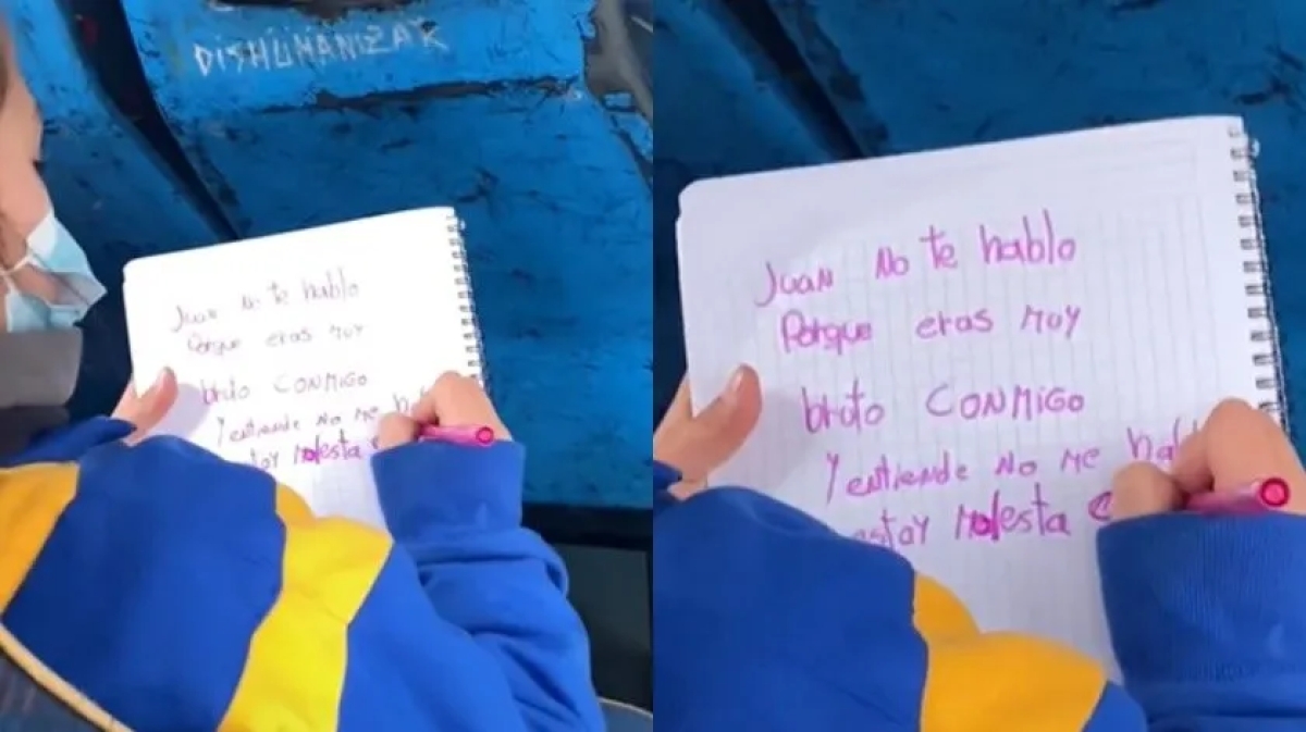 Niña es captada escribiendo carta de desamor en transporte público