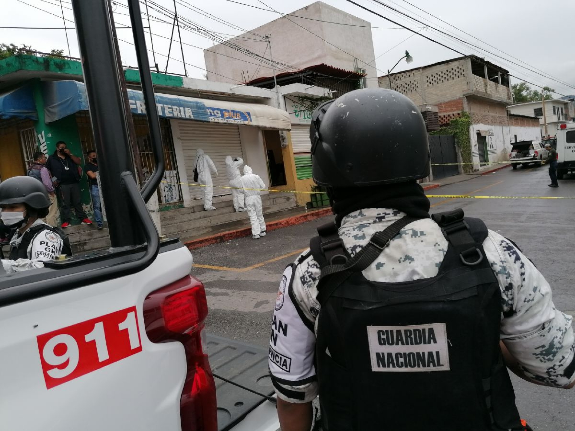 Asesinan a tiros a comensal en una fonda