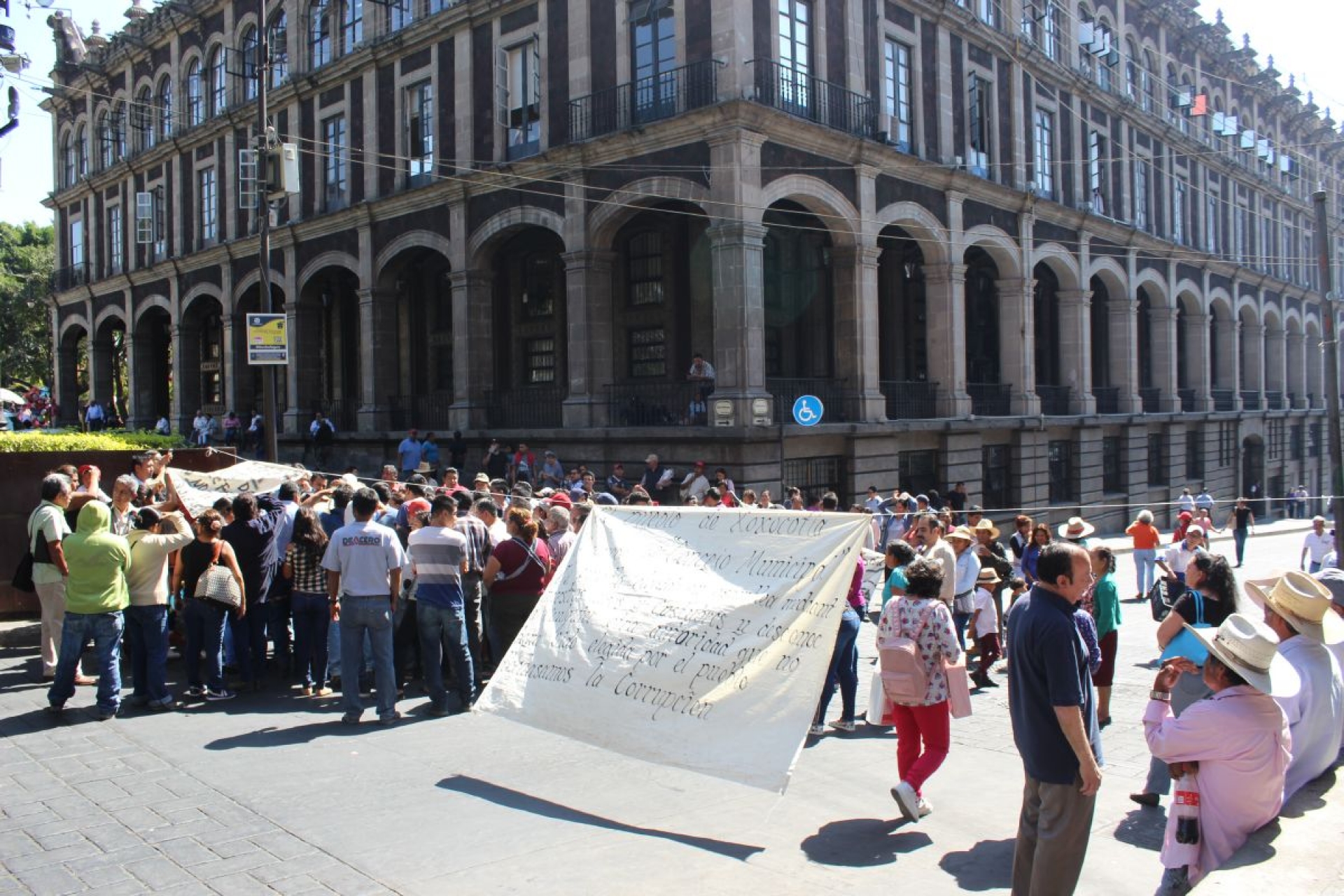 Otra vez, vandalismo en el Congreso