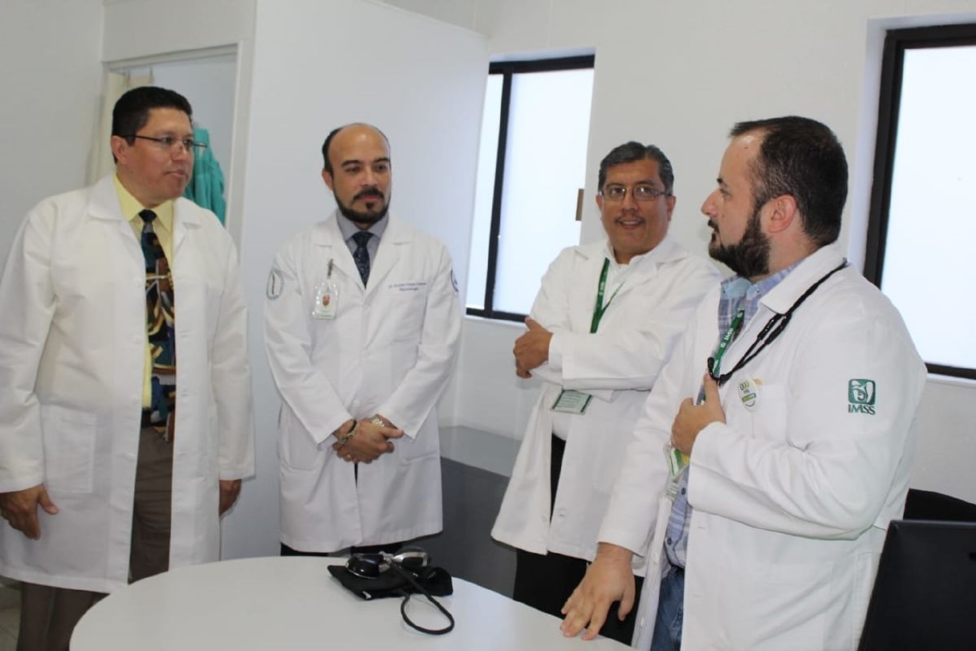 Capacitan a personal de salud por contingencia