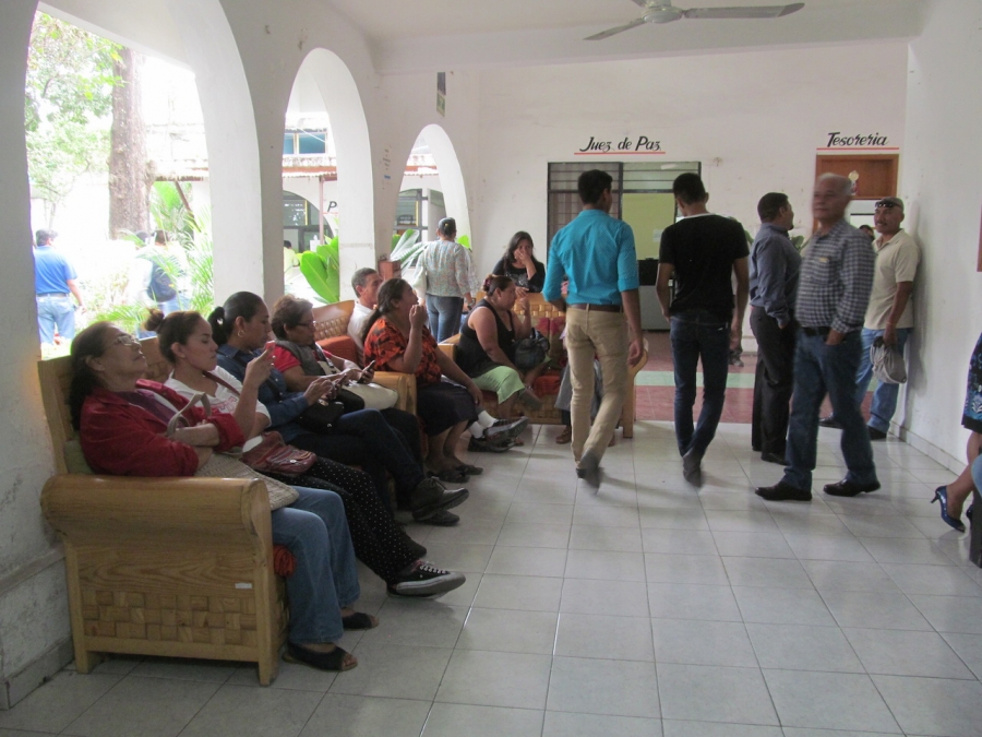 Negocia gobierno de Zacatepec con trabajadores de confianza