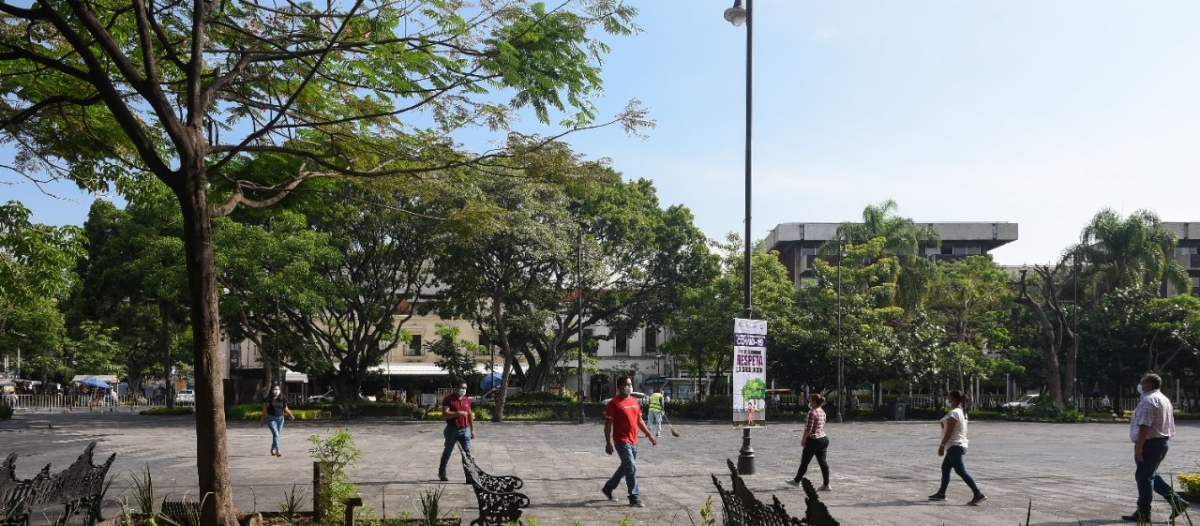 Establecen medidas para reapertura responsable de plaza de armas, en Cuernavaca