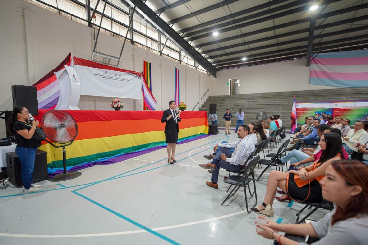 Magistrade pide normalizar la presencia de la población LGBTTTIQ+
