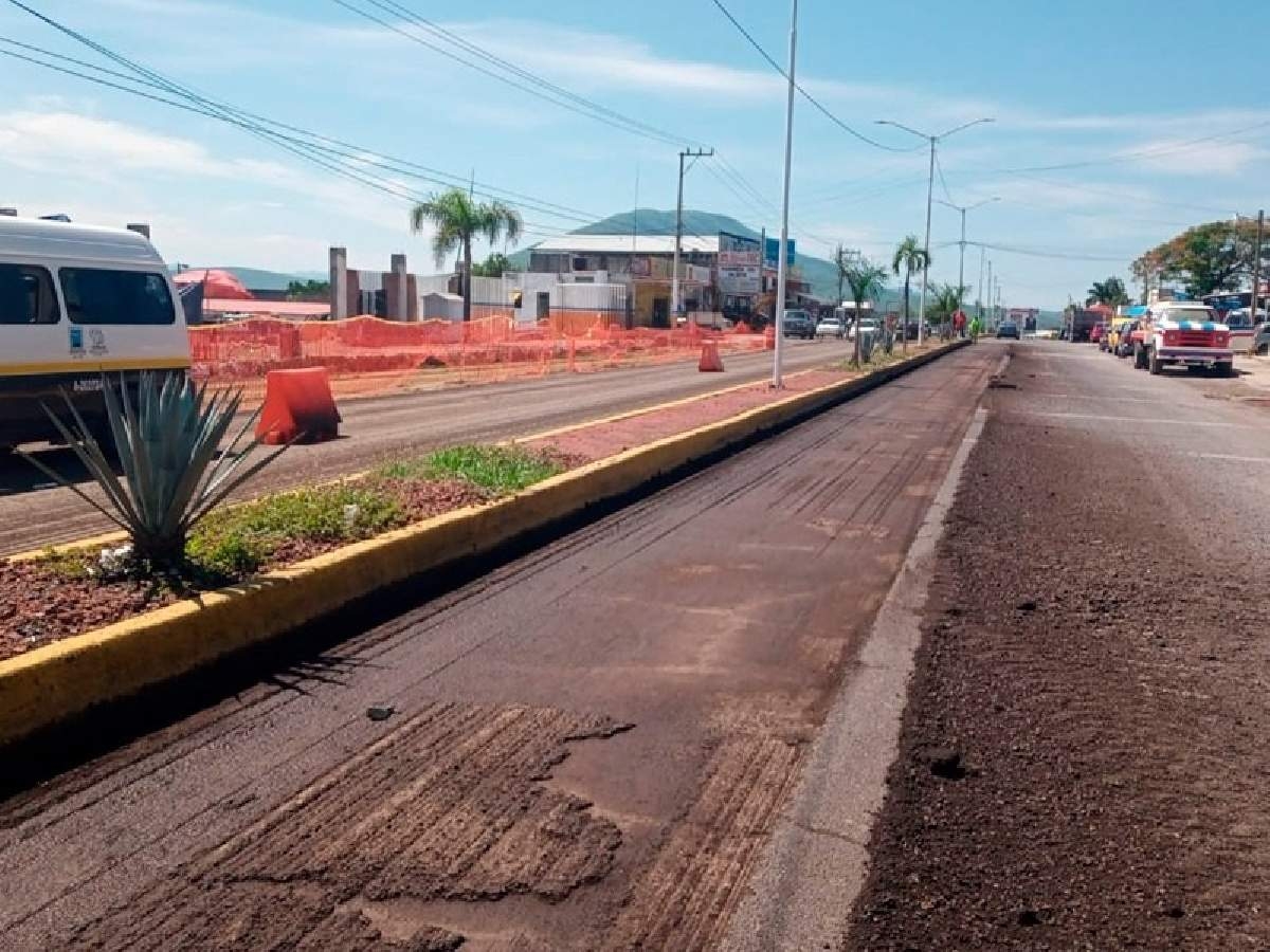Rehabilitan tramo en la carretera Alpuyeca-Jojutla