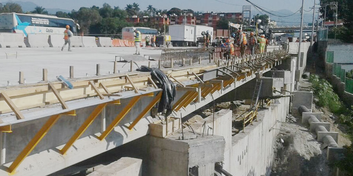 Denuncian vecinos de Chipitlán irregularidades en la obra del puente del paso exprés