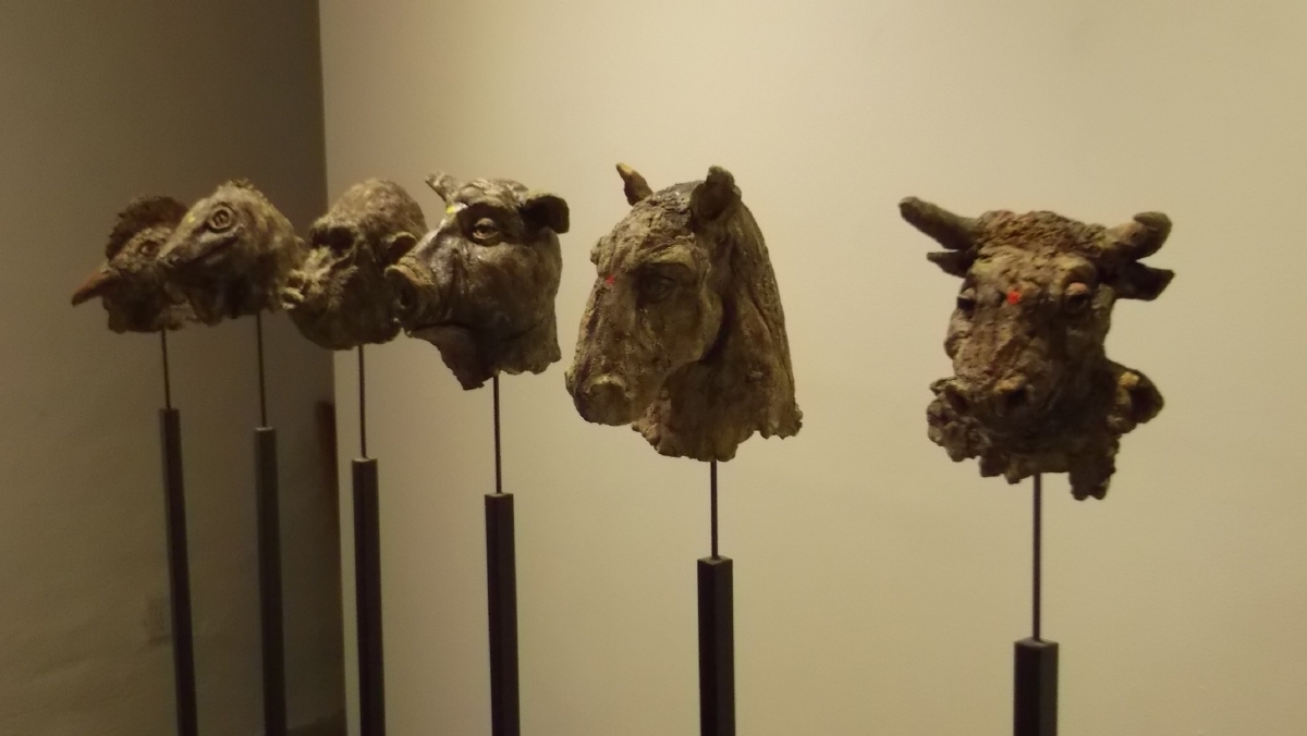 Animales extraídos del barro de la tierra y de la naturaleza