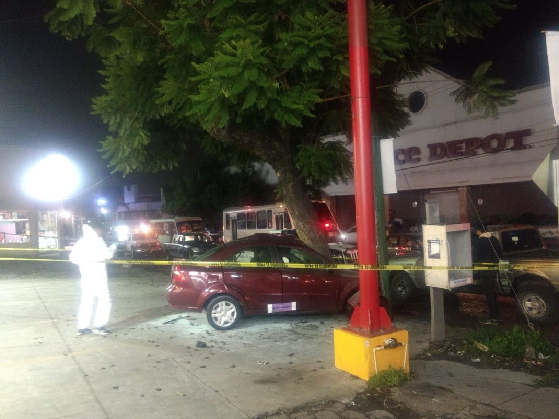 Choque en crucero de Teopanzolco deja un muerto y una mujer herida