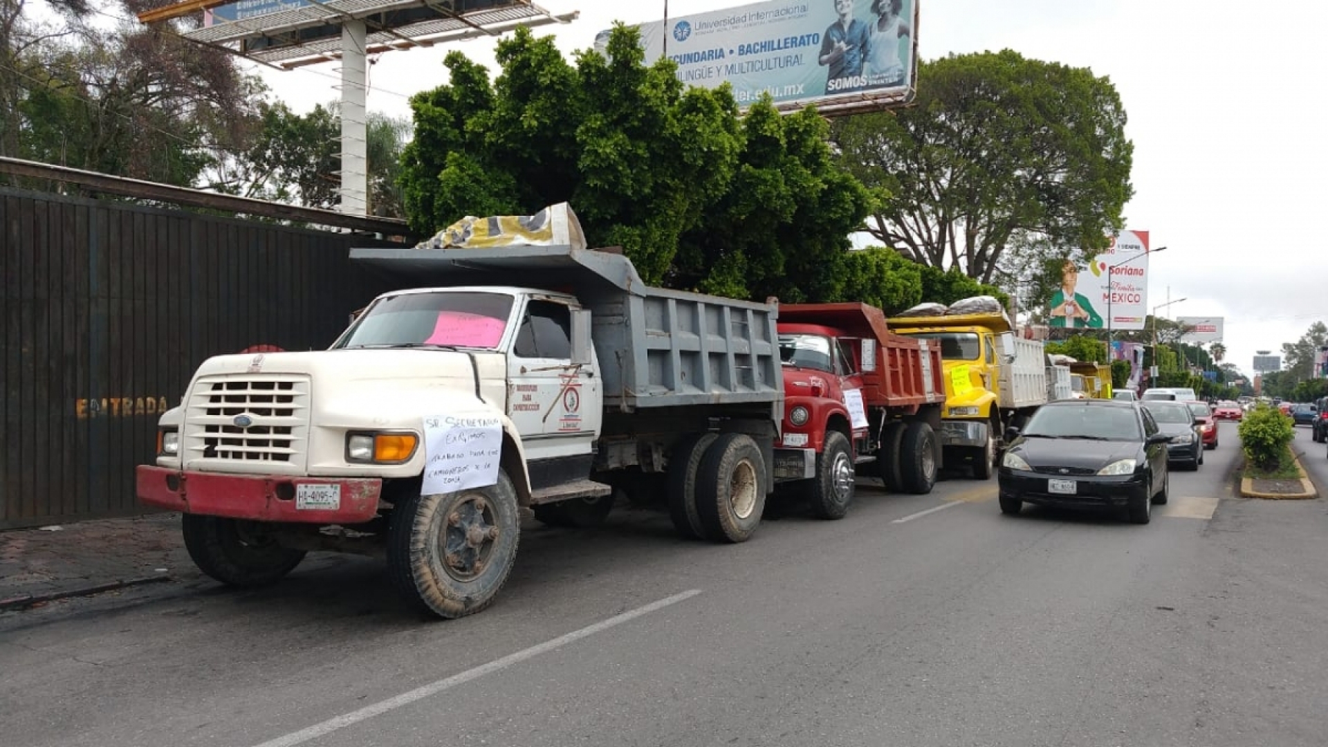 Materialistas exigen trabajo en obras