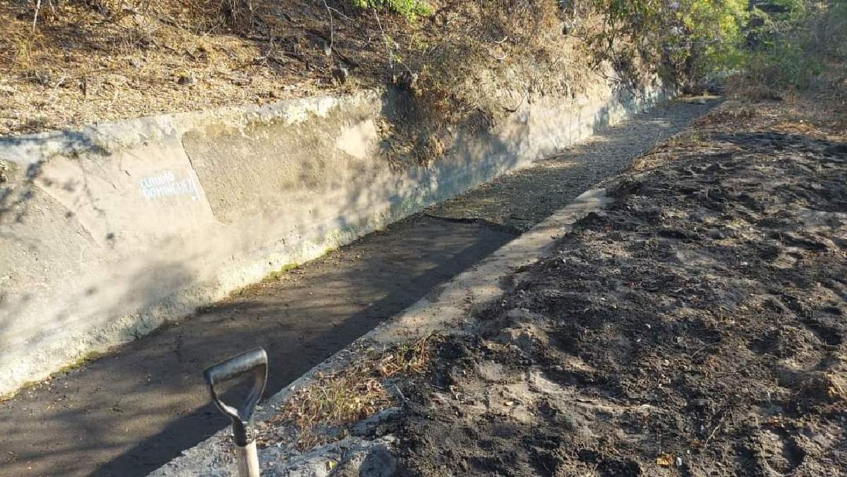 Afectados por limpieza de canal reciben apoyo del pozo municipal