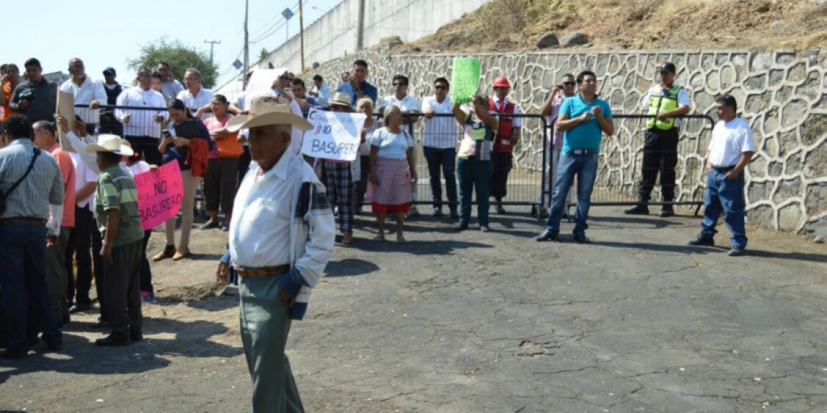 Protestan habitantes de Alpuyeca en planta de clasificación de residuos sólidos