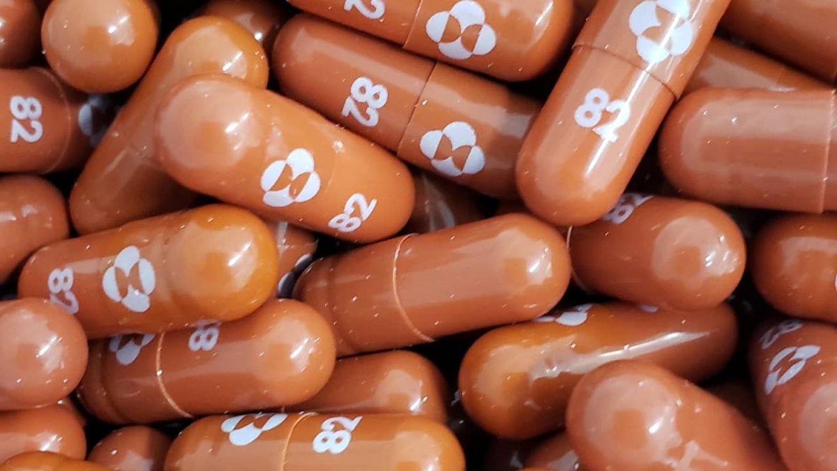 Reino Unido autoriza la píldora de Merck contra el COVID-19