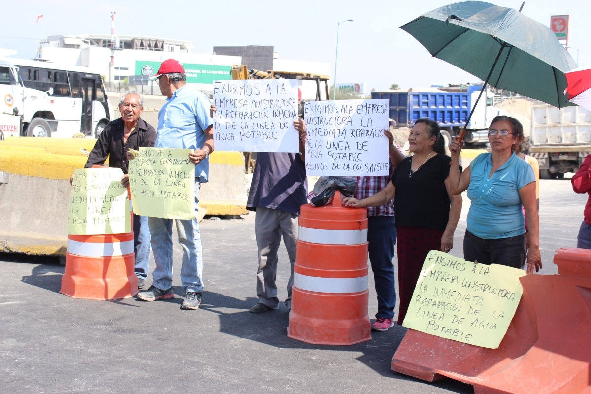 Por culpa de constructora, vecinos cierran el Paseo Cuauhnáhuac