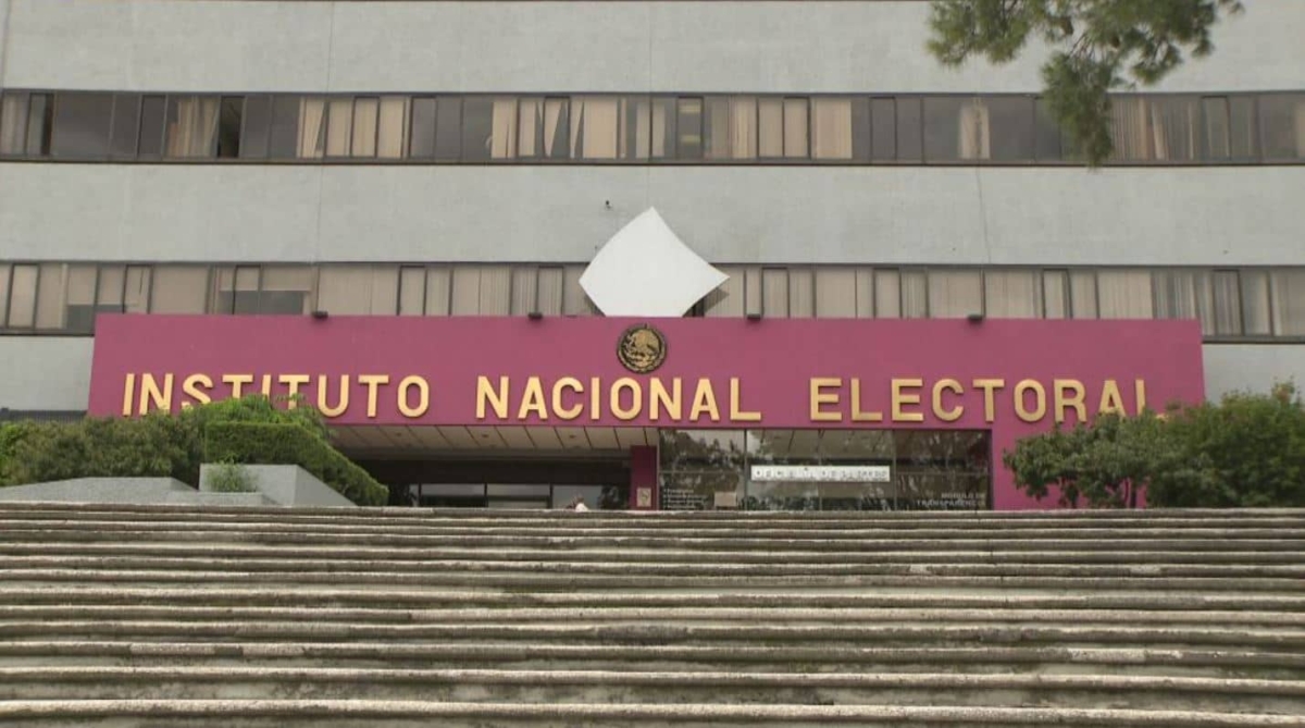 INE revisará firmas para "Revocación de Mandato"