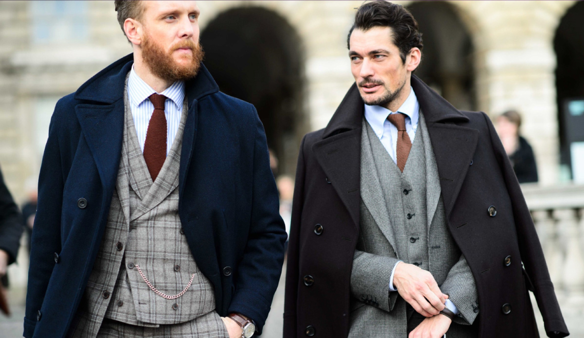 4 camisas imprescindibles para llevar con traje y no fallar en el intento