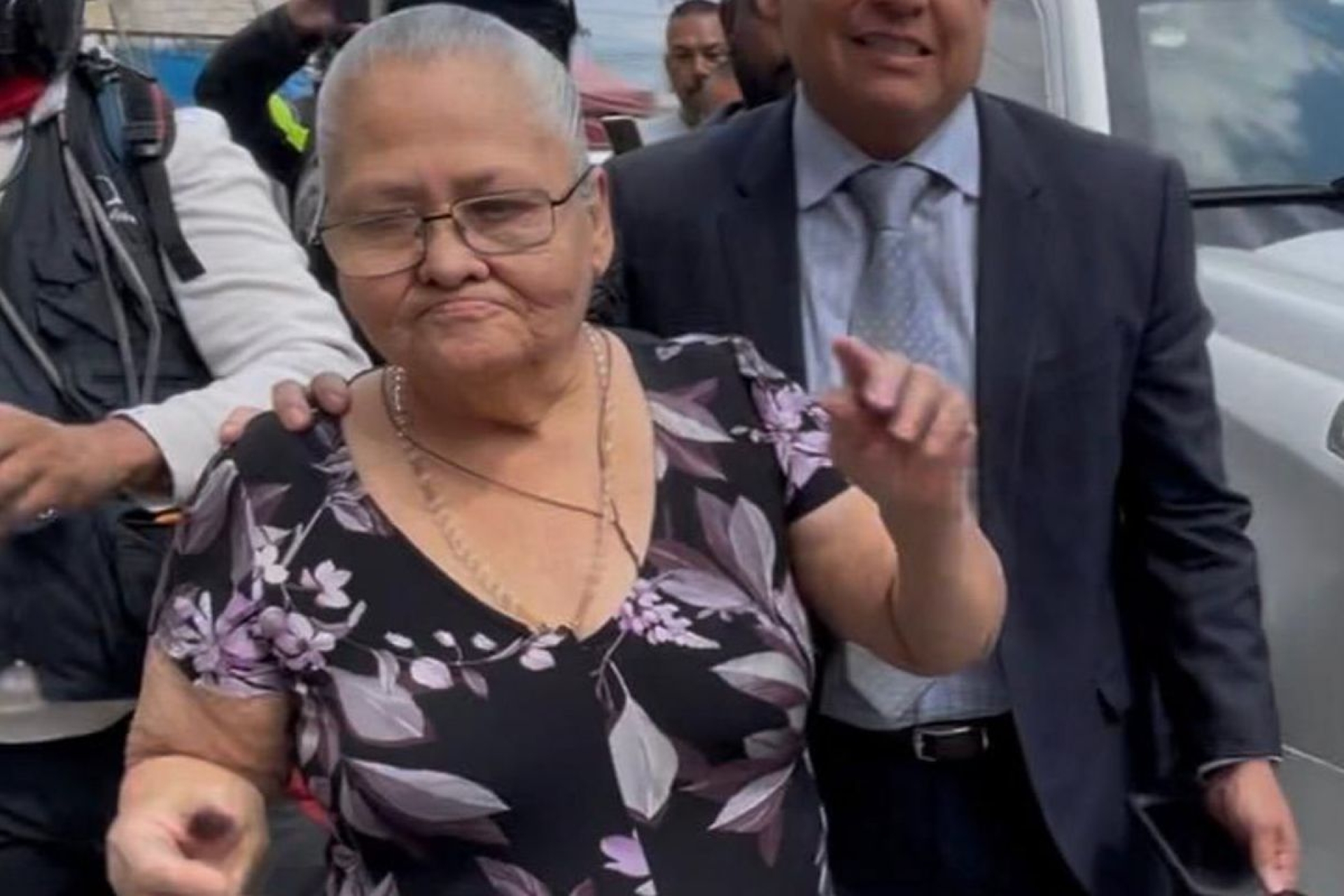 Doña Carlota sale de prisión y seguirá proceso desde su domicilio