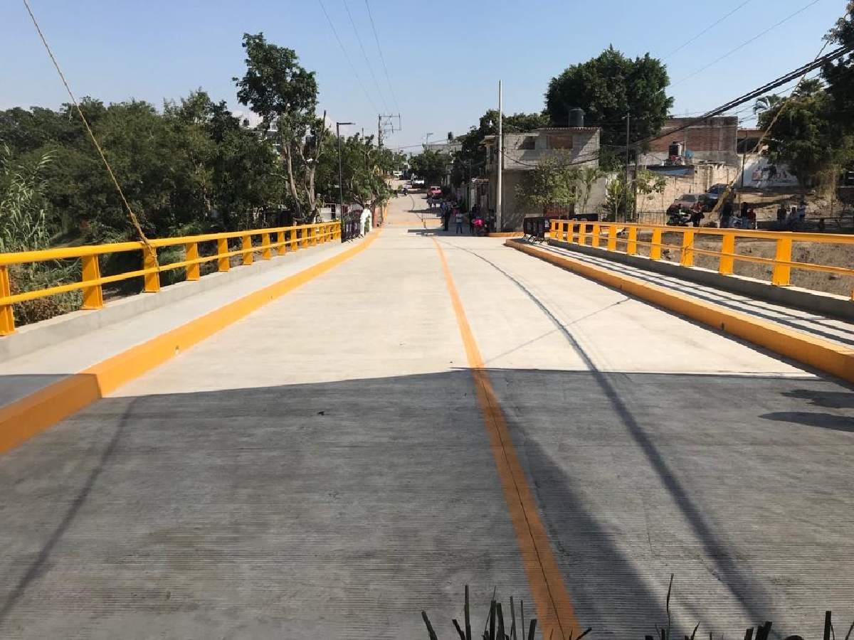 Inaugura Cuauhtémoc Blanco puente “Los Sabinos” en Cuautla