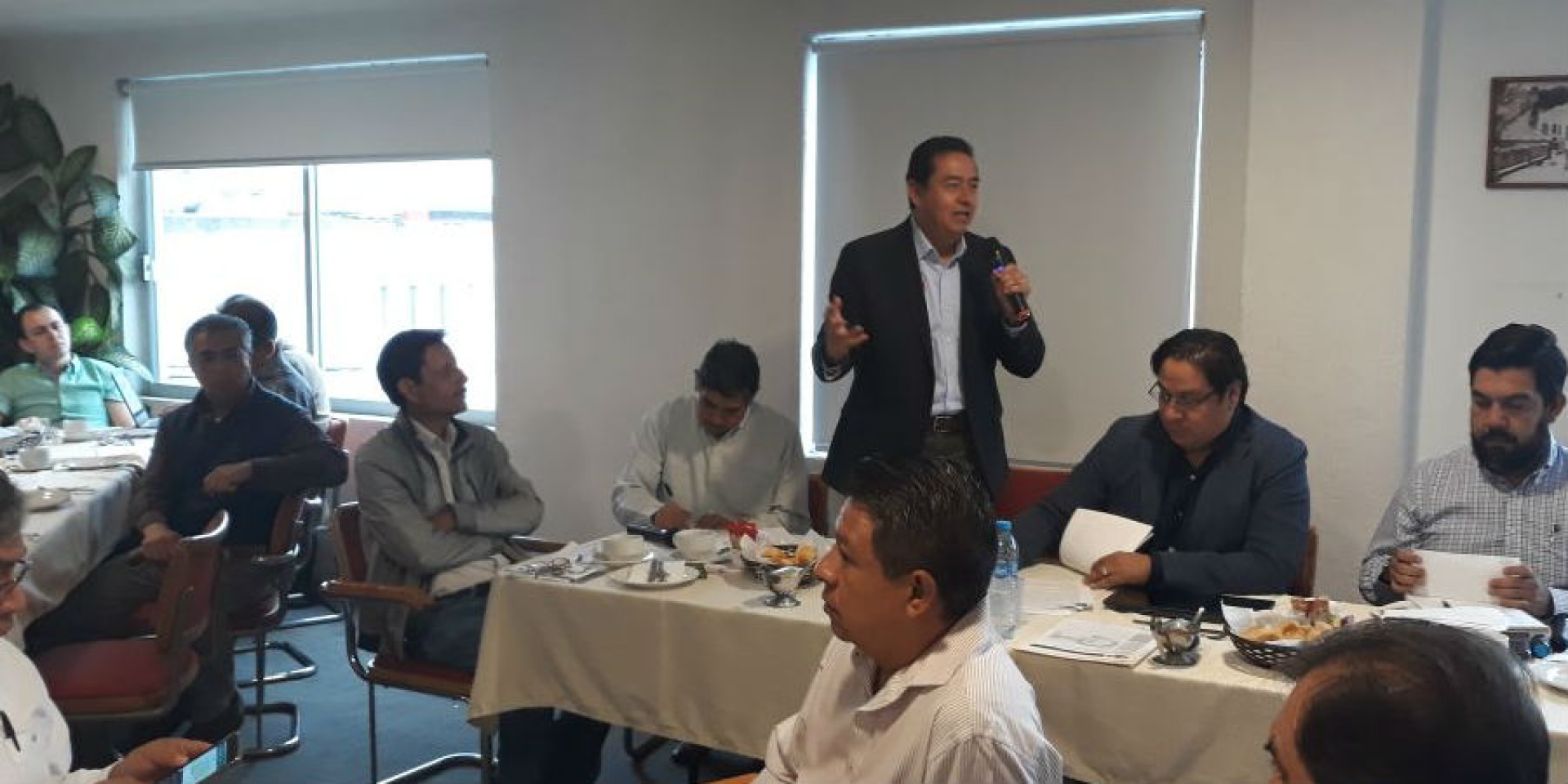 Se reúnen ingenieros y arquitectos con el candidato a gobernador por la alianza 'Por Morelos al Frente'