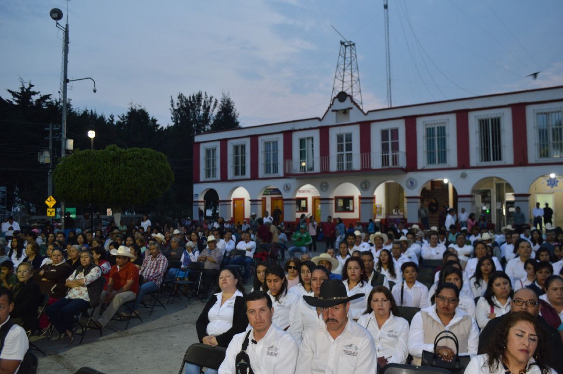 Rinde alcalde de Tetela del Volcán informe de los primeros 100 días de gobierno