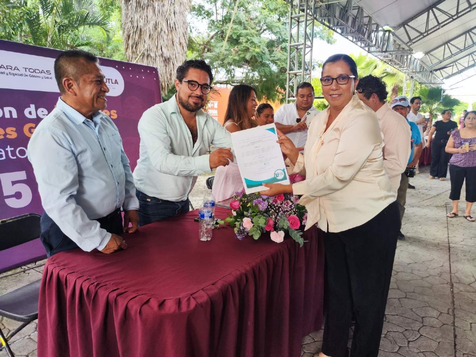 Ayuntamiento de Cuautla celebra graduación de Preparatoria Abierta